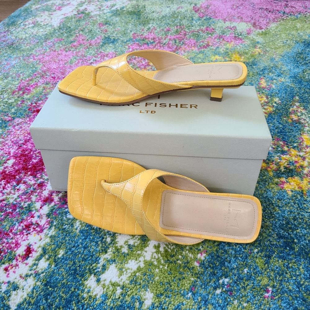 Like New - Marc Fisher Yellow sandals 👡 kitten heels - Picture 2 of 12